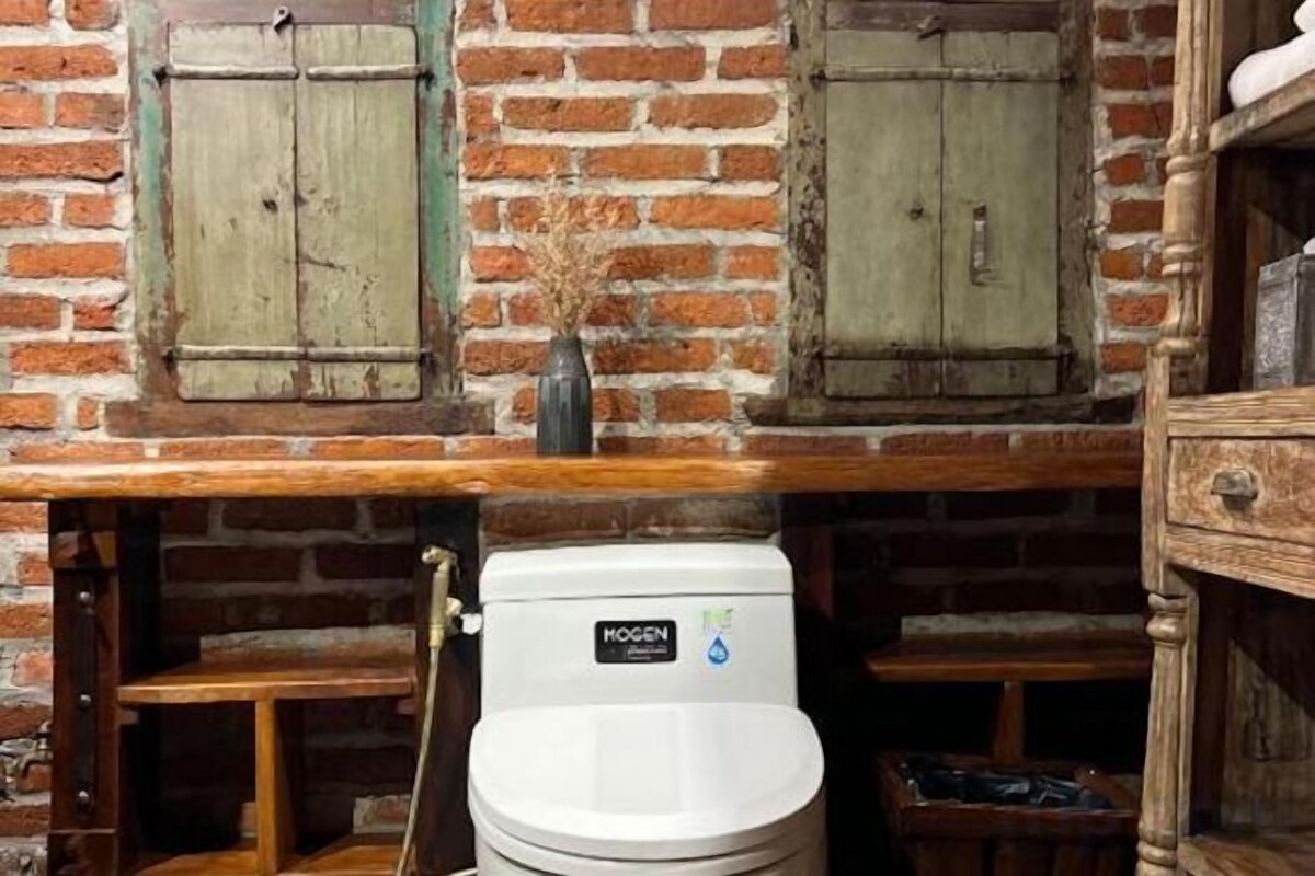 Bañera y ducha independientes, artículos de tocador gratuitos