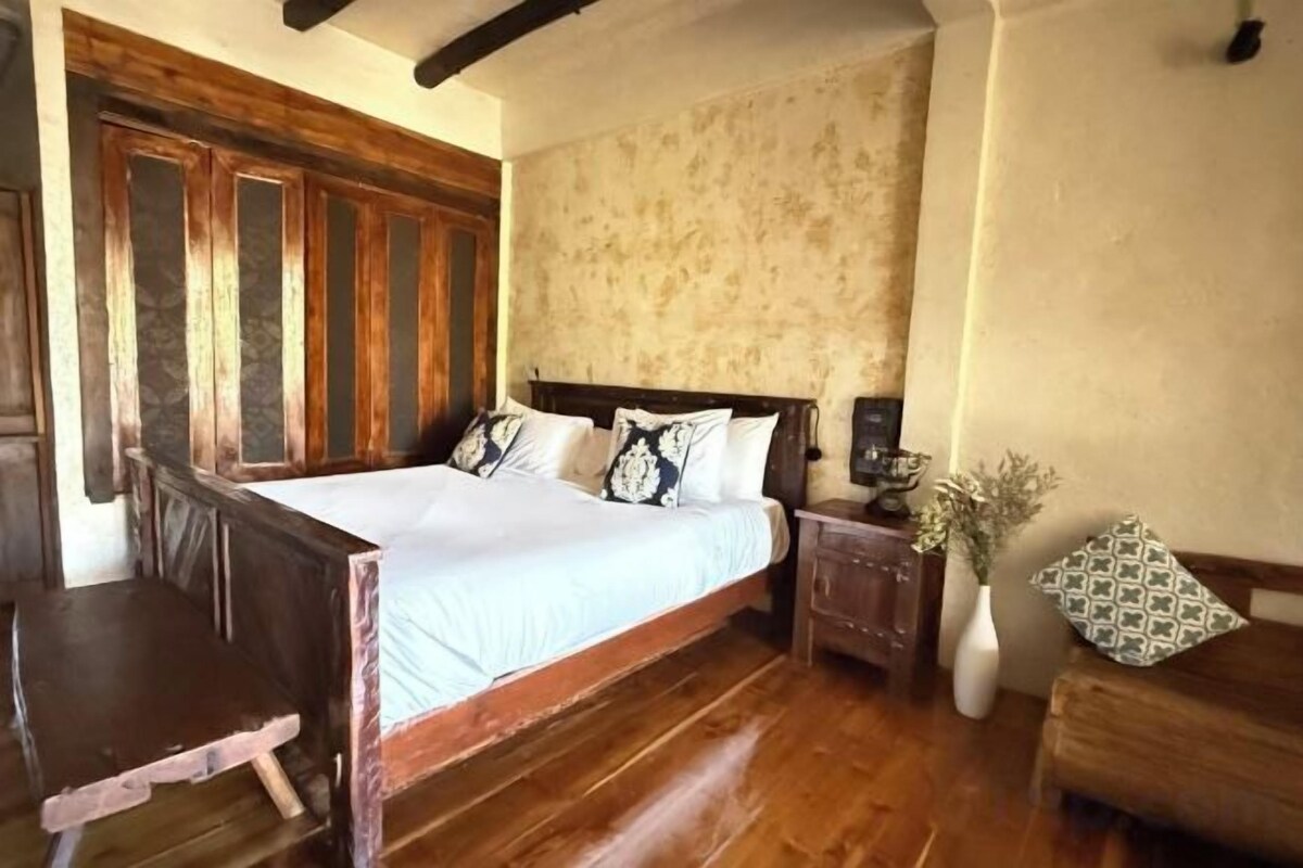 Minibar, in-room safe, desk, blackout curtains