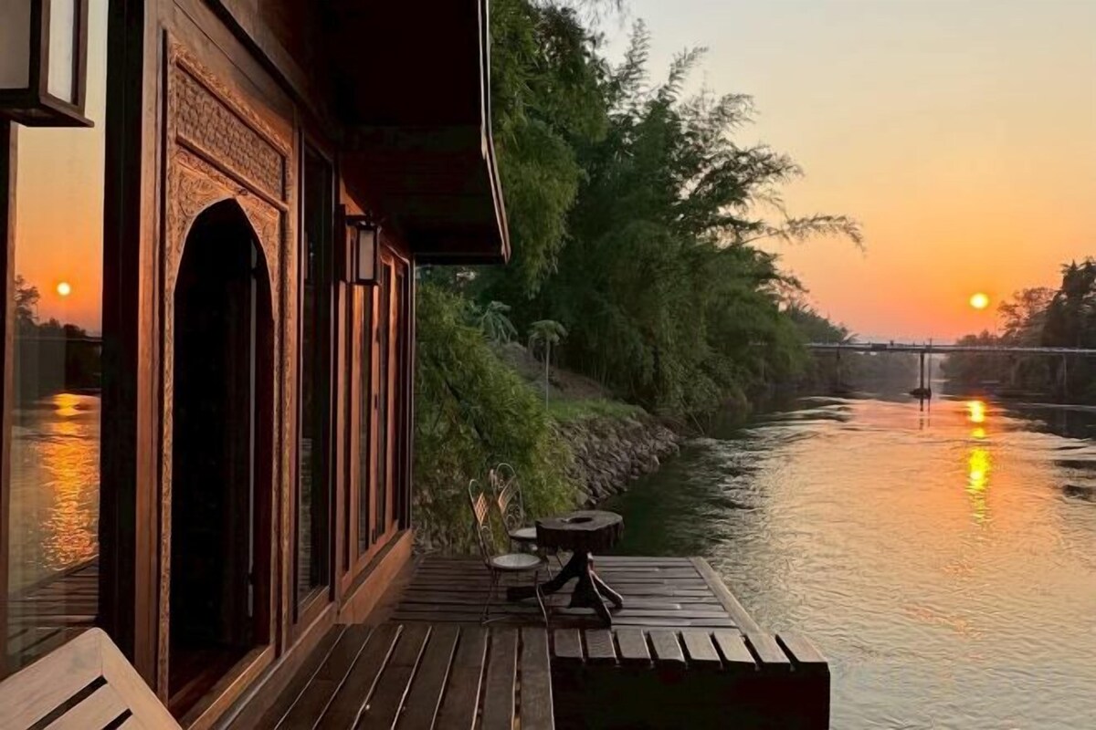 Kawarin Riverfront Suite