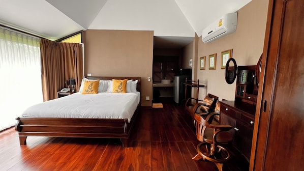 Private Villa | Minibar, coffres-forts dans les chambres, décoration personnalisée