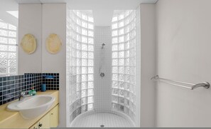 Apartment | 1 bedroom - Zen Oceanscape Balcony - Parking (Darwin)