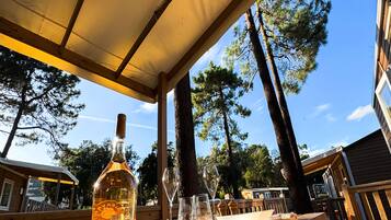 Family Mobile Home, 3 Bedrooms, Air conditioning | Terrace/patio