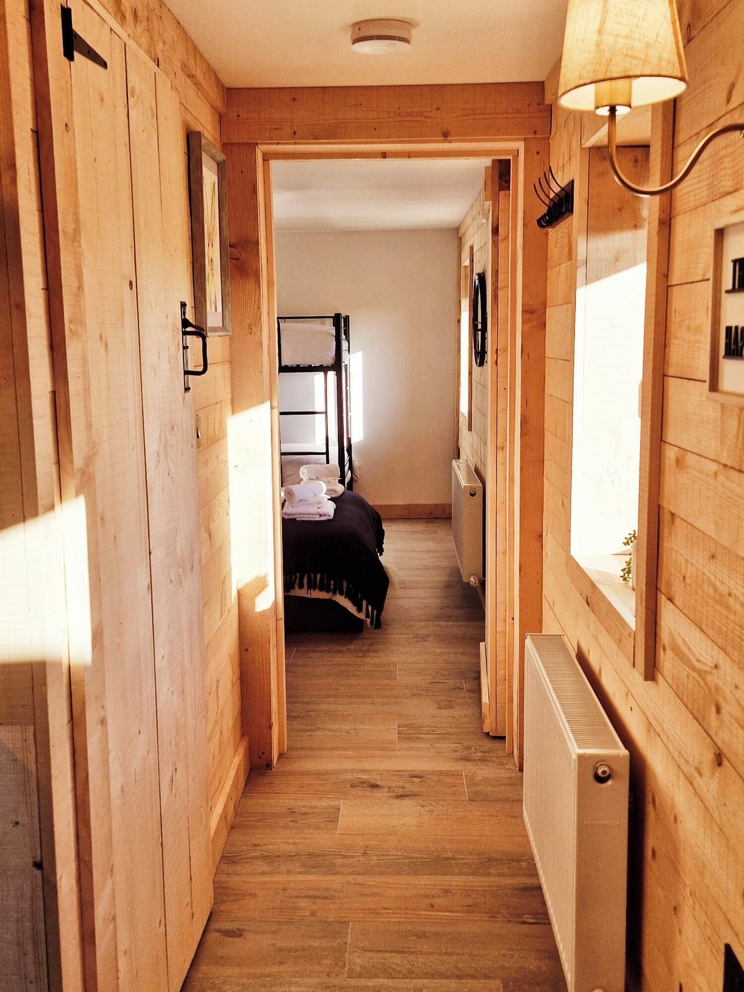 1 多间卧室、免费 WiFi、床单