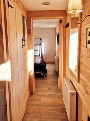 1 quarto, Wi-Fi de cortesia, roupa de cama