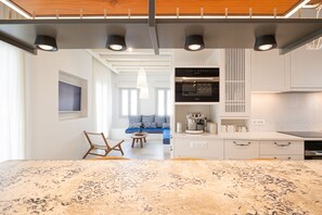 Apartment | 6 bedrooms, desk