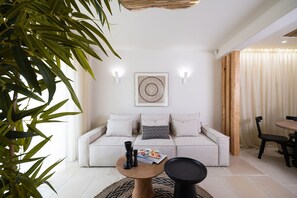 Villa | 4 bedrooms, desk