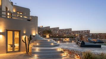 Villa | 4 bedrooms, desk