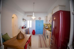 Apartment | 1 bilik tidur, meja 