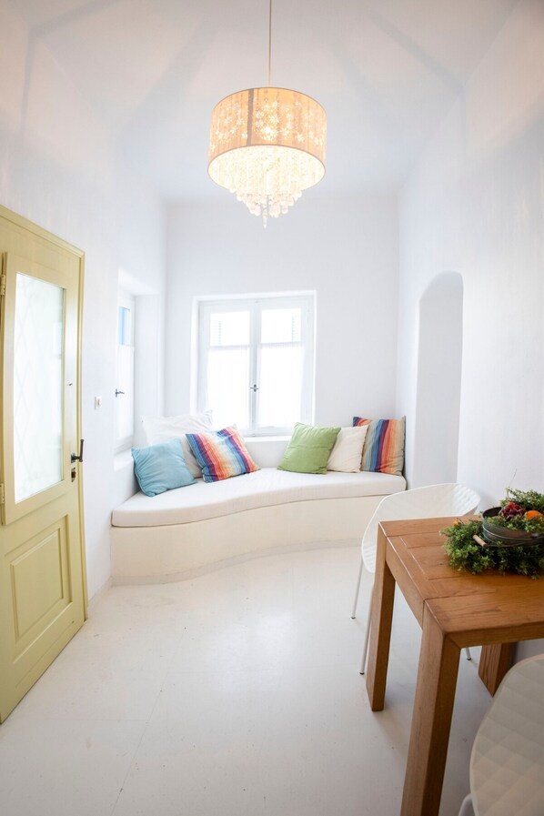 1 bedroom, desk - Artethea Traditional Village Apartment (Naxos)