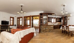 4 عدّة غرف نوم ومكتب