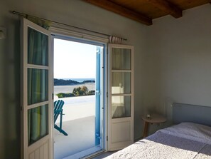 Villa | 5 bedrooms - Glyfada CN Cheerful 5 Bedroom Home on the Beach (Naxos)