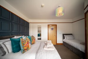 8 habitaciones, tabla de planchar con plancha y wifi gratis 