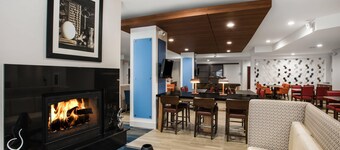 Country Inn & Suites by Radisson, Downtown Albany New York