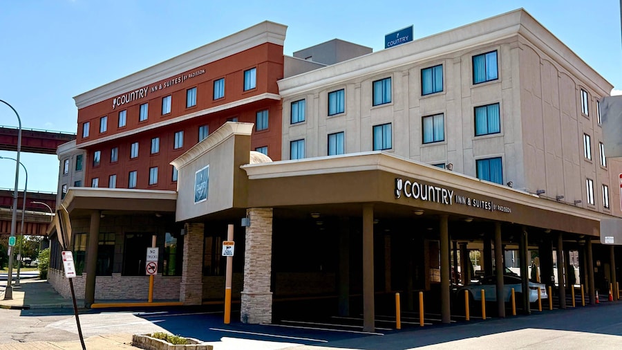 Country Inn & Suites by Radisson, Downtown Albany New York