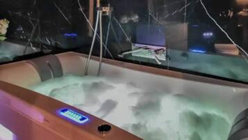 Bain à remous intérieur