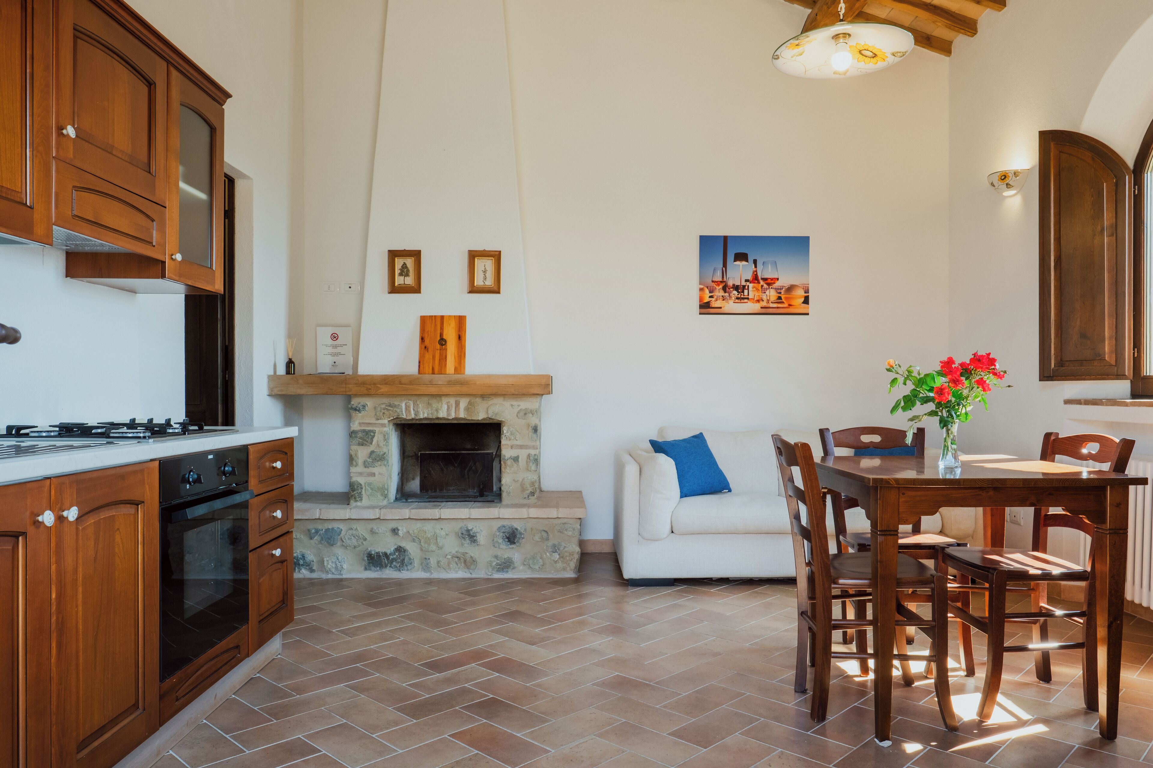 Departamento ejecutivo, 1 cama matrimonial, aire acondicionado | Área de sala de estar | Televisión de pantalla plana 