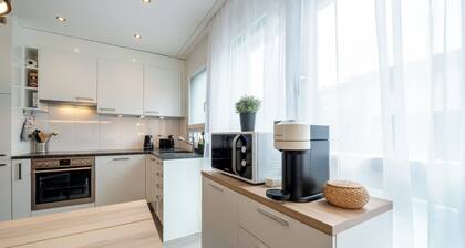 Serene Swiss Apt - scenic balcony views + parking