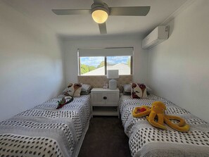 3 bedrooms, iron/ironing board, WiFi, bed sheets