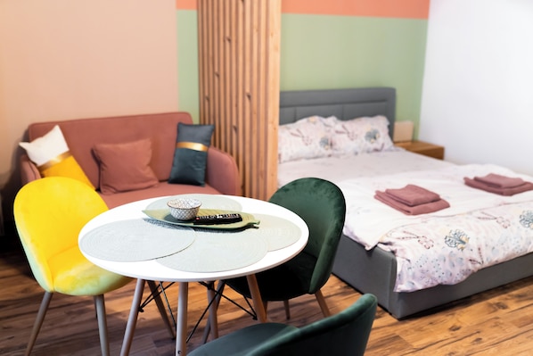 Studio Familial, 1 grand lit et 1 canapé-lit, coin cuisine