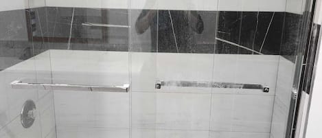 Gemeinsamer Schlafsaal, 1 Schlafzimmer, Raucher, Stadtblick | Badezimmer