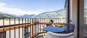 Pleasant apartment with shared pool