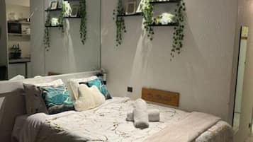 1 chambre, fer et planche Ă repasser, Wi-Fi, draps fournis