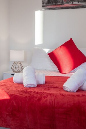 2 habitaciones, tabla de planchar con plancha y wifi gratis 
