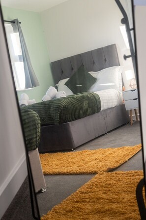 2 bedrooms, iron/ironing board, free WiFi, bed sheets
