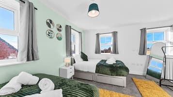 2 bedrooms, iron/ironing board, free WiFi, bed sheets