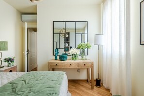 1 habitación, tabla de planchar con plancha, wifi gratis y ropa de cama