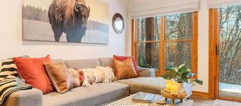 Basecamp Stays: Upscale Getaway, Shuttle, Hot Tubs