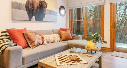 Basecamp Stays: Upscale Getaway, Shuttle, Hot Tubs