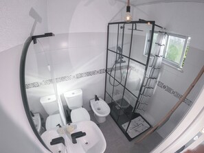 Shower, hair dryer, bidet, towels - Discover Belém with Comfort and Tranquility (Lisboa)
