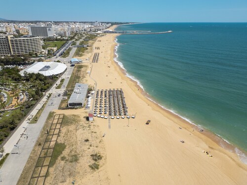 Villa w/ Heatable Pool and BBQ in Albufeira