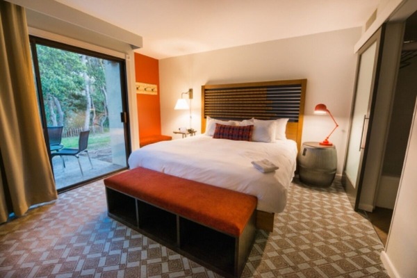 Unit with 1 King Bed