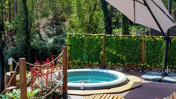 Romantisches Bungalow, eigener Pool, Gartenblick | Eigener Whirlpool