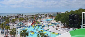 Ocean Lakes Walk to beach! Waterpark! Arcade! Dogs Welcome!