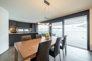 Dining - Swiss Living - High-Tech Kitchen, 1G WiFi, Balcony (Menziken)