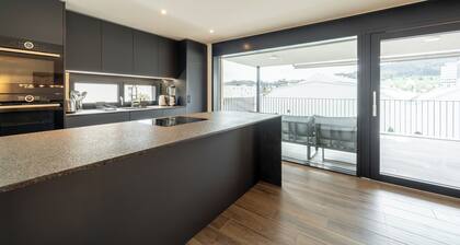 Swiss Living - High-Tech Kitchen, 1G WiFi, Balcony