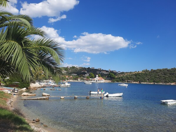 Marina - Ella's Sea View Villa, Greece, beachfront near Volos, BBQ, airy, family-friendly (Marathos,Agios Georgios)