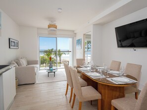 Dining - Beachfront Apartment in Playa Caracol (Punta Chame)