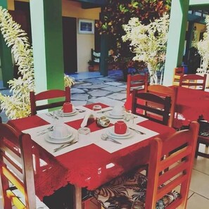 Desayuno buffet incluido todos los días