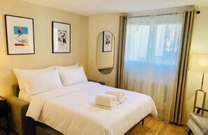 Iron/ironing board, bed sheets - Cozy mountain studio | Summer pool + parking (Les Houches)