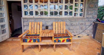 Makyo Residences - Enchanting Pallet-Themed Olugulu Cottage