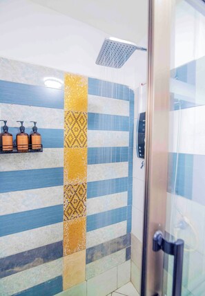Towels, soap, toilet paper - Olugulu Cottage — Enchanting Pallet-Themed (Nairobi)