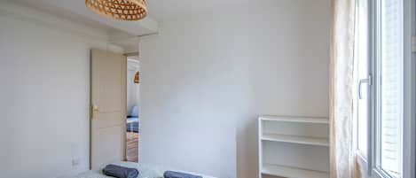 2 bedrooms, WiFi, bed sheets