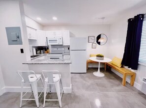 Fridge, microwave, oven, stovetop - Central, Nice&Modern 1Br 1Bath Apt in Lake Ridge (Fort Lauderdale)