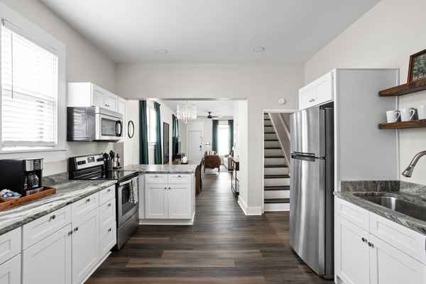 Refrigerador, microondas, horno, placa de cocina