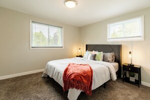 3 Schlafzimmer, Schreibtisch, Bügeleisen/Bügelbrett, kostenloses WLAN