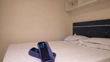 2 Schlafzimmer, Reisekinderbett